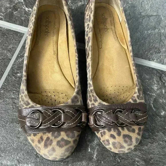 Softspots Cheetah Flats. Size 9M. - Picture 2 of 7